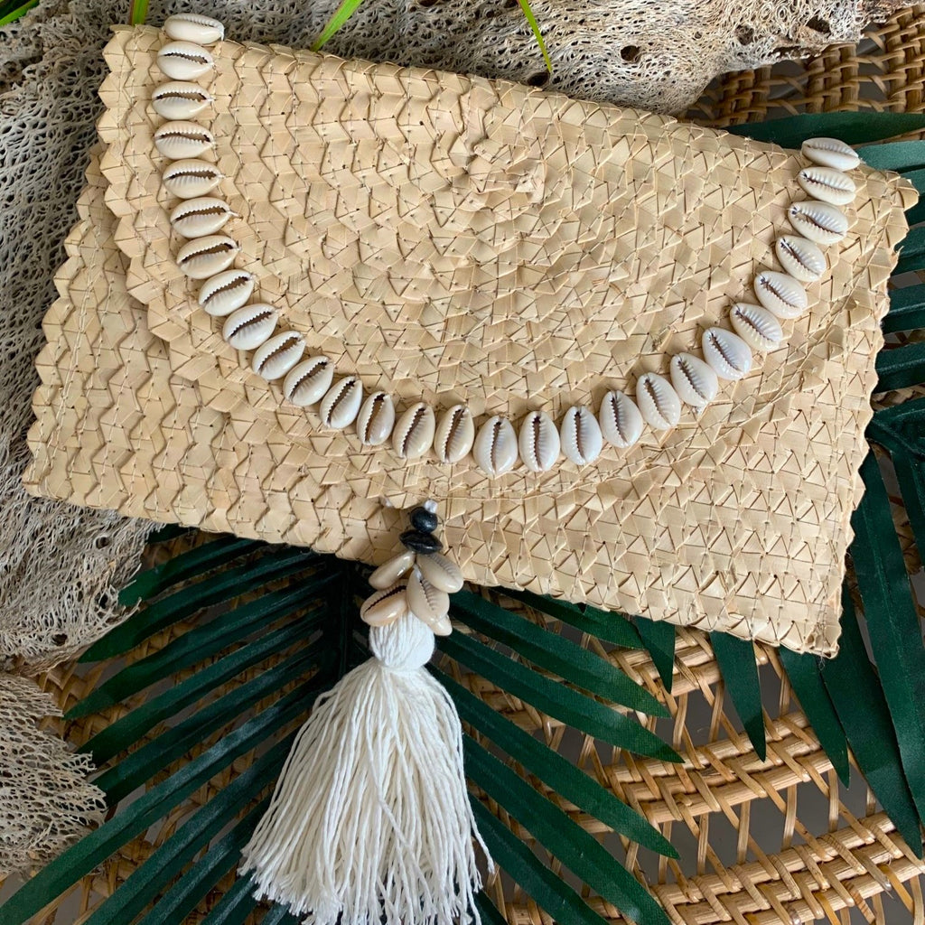 CLUTCH - Rattan / Shell / Tassel